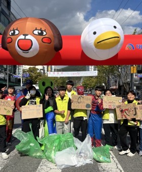에코히어로, 어린이위원회 플로깅 활동_비래큰길 축제현장.jpg